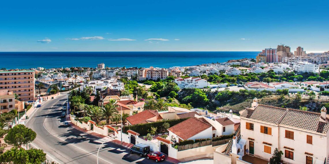 Muere un hombre de 41 años en Torrevieja al sufrir una caída de patinete e impactar contra el suelo 1 Muere un hombre de 41 años en Torrevieja al sufrir una caída de patinete e impactar contra el suelo