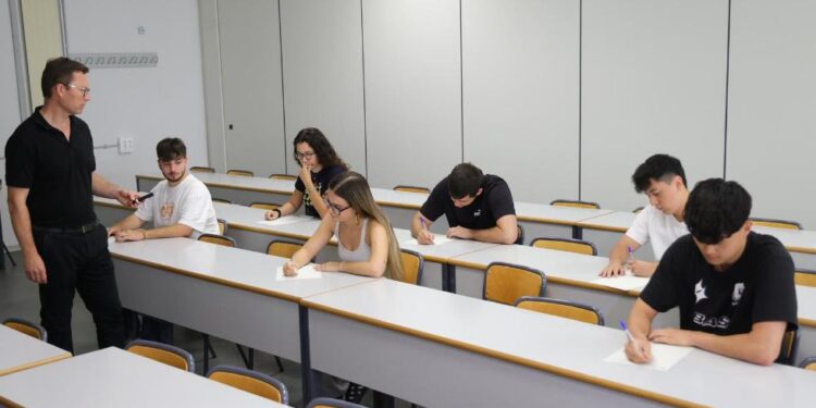 UNIVERSIDAD ALUMNOS