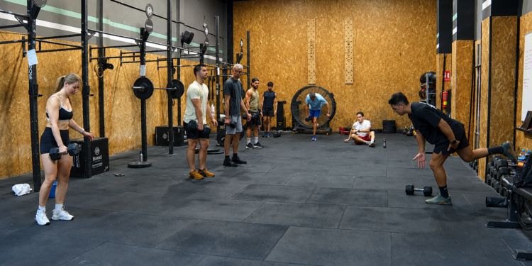 Volver al gimnasio después de las vacaciones: los expertos aconsejan no intentar recuperar el ritmo de golpe 1 Volver al gimnasio despues de las vacaciones