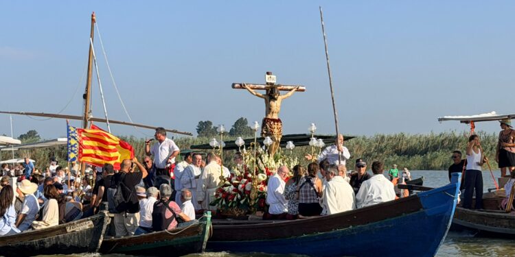 El Palmar revive su devoción acuática en la multitudinaria Romería del Cristo de la Salud 1 El Palmar revive su devoción acuática en la multitudinaria Romería del Cristo de la Salud