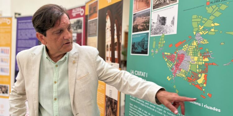Alzira celebra 150 años de título de Ciudad con una exposición itinerante por las escuelas