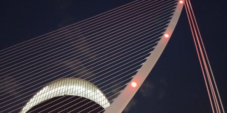 El Ayuntamiento finaliza el mantenimiento del Pont de l'Assut de l'Or para reforzar la seguridad y garantizar su vida útil 1 El Ayuntamiento finaliza el mantenimiento del Pont de l’Assut de l’Or para reforzar la seguridad y garantizar su vida útil