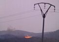 Un rayo desata un incendio forestal en Tavernes de la Valldigna, extinguido rápidamente gracias a la lluvia