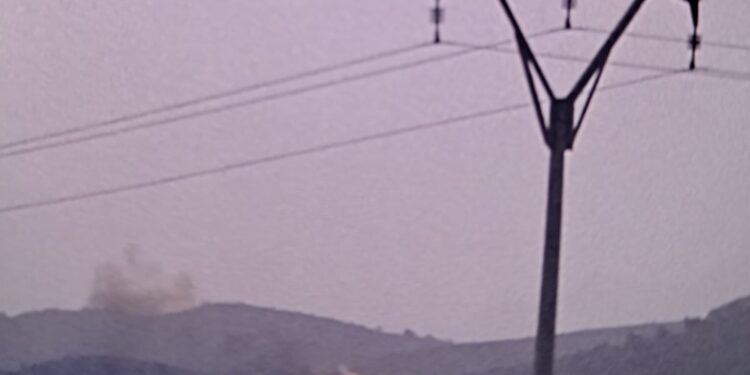 Un rayo desata un incendio forestal en Tavernes de la Valldigna, extinguido rápidamente gracias a la lluvia 1 Un rayo desata un incendio forestal en Tavernes de la Valldigna, extinguido rápidamente gracias a la lluvia