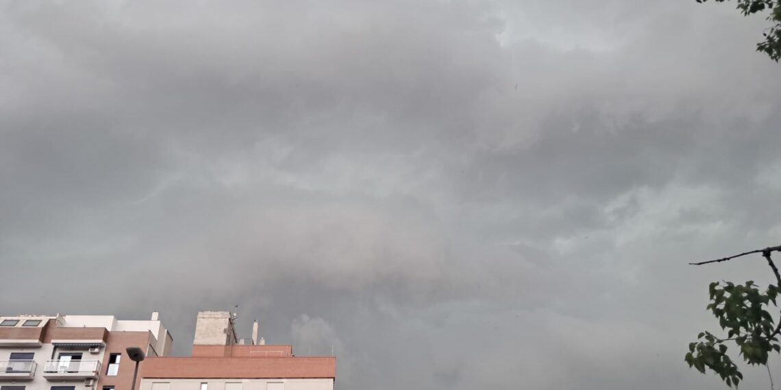 Segunda tormenta de la tarde riega La Safor y La Ribera con mucha lluvias, viento y muchos rayos 1 Segunda tormenta de la tarde riega La Safor y La Ribera con mucha lluvias, viento y muchos rayos