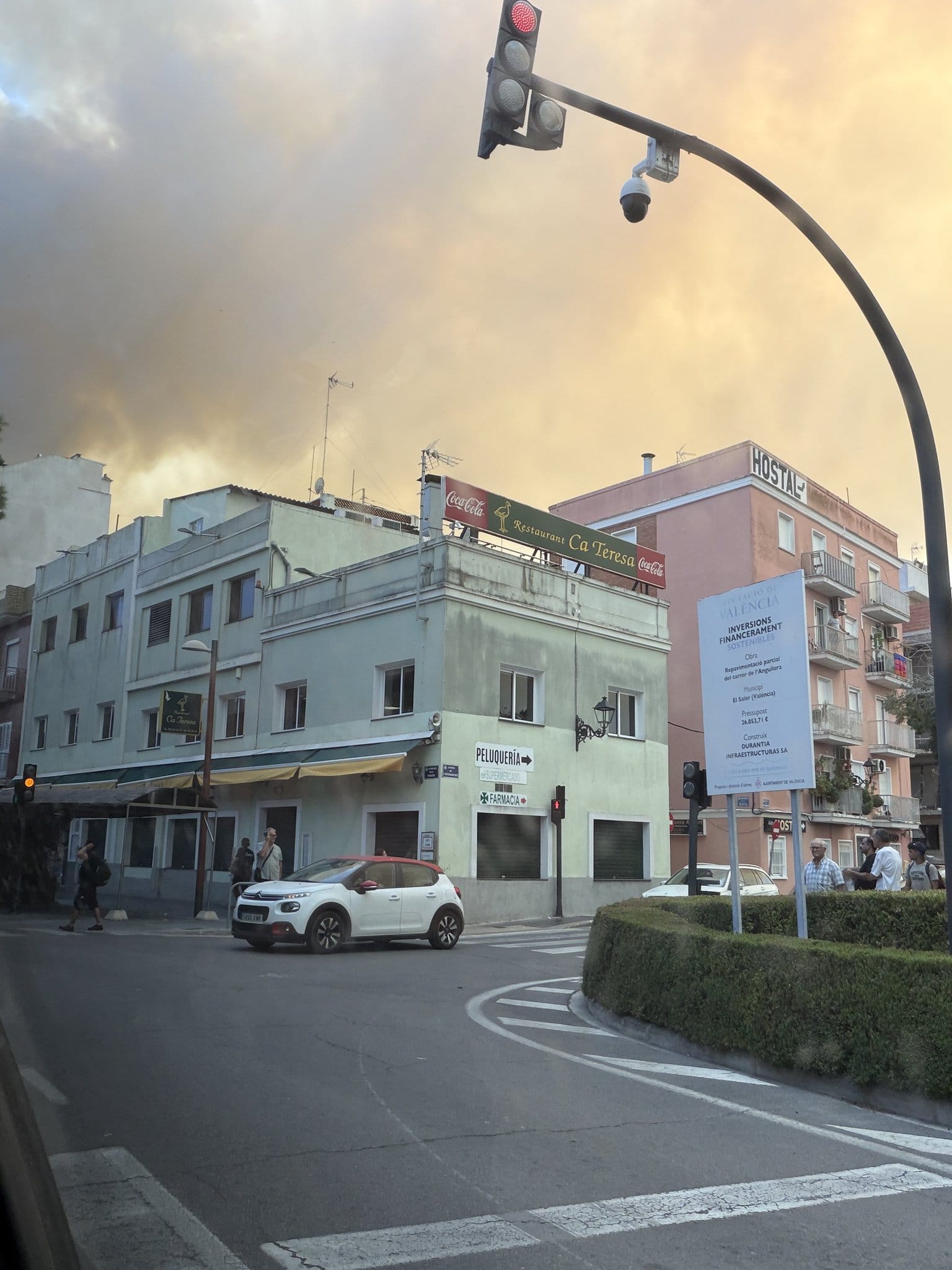 El Incendio del Saler se complica, se activa a la UME y desaloja a los vecinos del Saler y a campistas 3 WhatsApp Image 2026 08 27 at 17.10.471