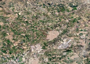 Se declara un incendio de vegetación en Albatera y despliega a los efectivos de emergencia