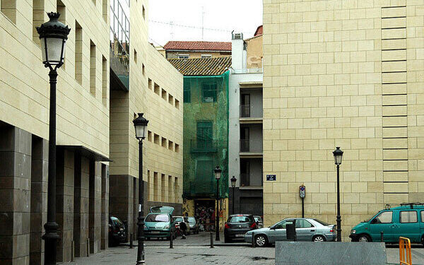 El Ayuntamiento responde al PSOE: "La operación contra el narcotráfico en Velluters demuestra que la competencia corresponde a la Policía Nacional" 1 aparcamiento de velluters