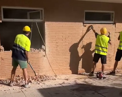 La impunidad especulativa se extiende en Benicalap ante la complicidad y la inacción del Gobierno municipal de Valencia 1 La impunidad especulativa se extiende en Benicalap ante la complicidad y la inacción del Gobierno municipal de Valencia