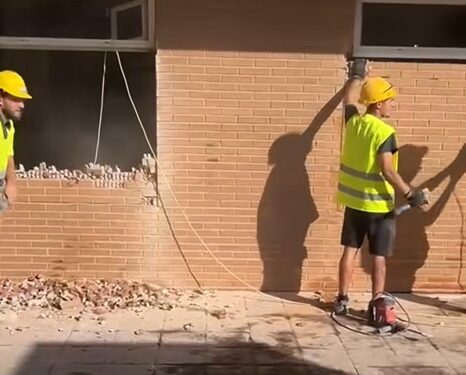 El Ayuntamiento de Valéncia pide un informe jurídico sobre las obras de la calle Encarna Albarracín tras la indignación vecinal y un nuevo caso en Benicalap