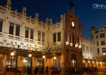 Misterio, historia y belleza bajo la luna: las dos rutas nocturnas de CaminArt para redescubrir Valencia este fin de semana 17 Misterio, historia y belleza bajo la luna: las dos rutas nocturnas de CaminArt para redescubrir Valencia este fin de semana
