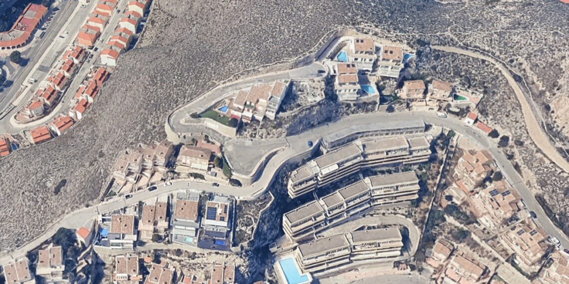 Hallan muertos a un matrimonio irlandés en el jacuzzi de un chalet de lujo en Cullera