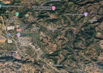 Despliegue de medios de Emergencias tras detectarse una columna de humo en Castellnovo 14 Despliegue de medios de Emergencias tras detectarse una columna de humo en Castellnovo