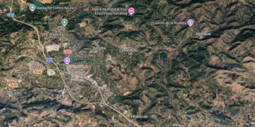 Despliegue de medios de Emergencias tras detectarse una columna de humo en Castellnovo