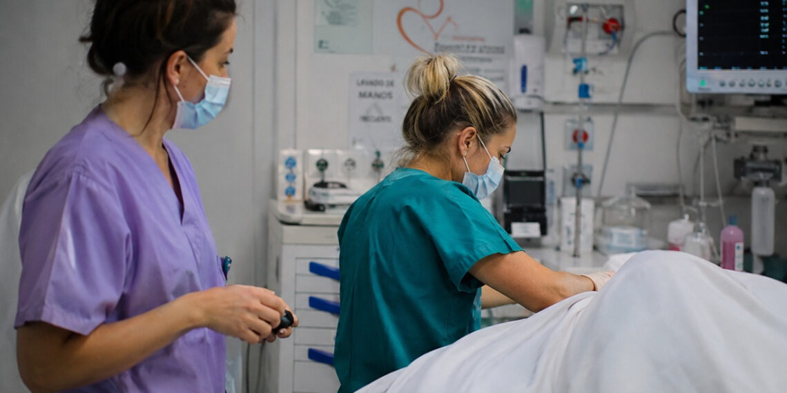 El Colegio de Enfermería de Valencia denuncia un «caos organizativo» en el paritorio del Hospital de Xàtiva 1 El Colegio de Enfermería de Valencia denuncia un «caos organizativo» en el paritorio del Hospital de Xàtiva