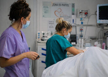 El Colegio de Enfermería de Valencia denuncia un «caos organizativo» en el paritorio del Hospital de Xàtiva 16 El Colegio de Enfermería de Valencia denuncia un «caos organizativo» en el paritorio del Hospital de Xàtiva