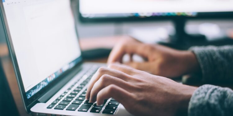 Labora ofrece más de 3.000 puestos de trabajo en su portal web para sectores clave del turismo y el ocio estival 1 Labora ofrece más de 3.000 puestos de trabajo en su portal web para sectores clave del turismo y el ocio estival