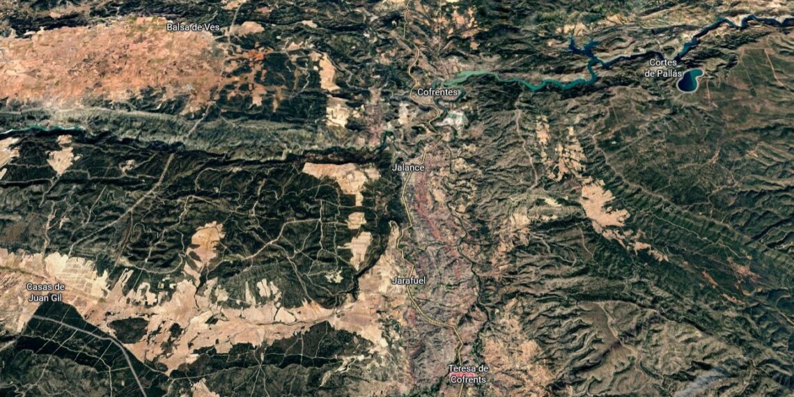 Un incendio forestal moviliza a medios aéreos y terrestres en el término municipal de Jalance 1 Un incendio forestal moviliza a medios aéreos y terrestres en el término municipal de Jalance