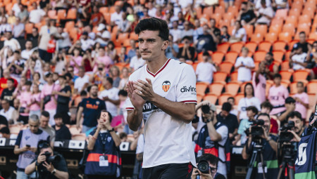 Pepelu destaca la reacción del Valencia CF ante el Newcastle pese a jugar con diez 1 megapepelu Normal