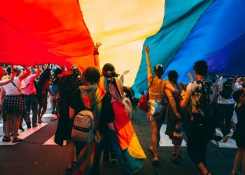 Amor, control y diversidad: Cómo vive la juventud LGTBIQ+ sus relaciones afectivas 14 Amor, control y diversidad: Cómo vive la juventud LGTBIQ+ sus relaciones afectivas