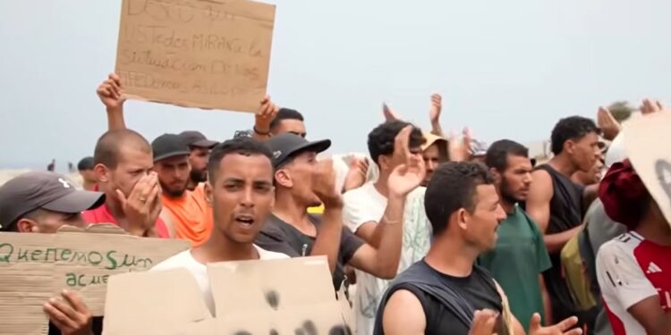 La crisis de Ceuta sigue colapsando la ciudad, el Gobierno evita asumir el alcance real y la Ciudad exige soluciones 1 La crisis de Ceuta sigue colapsando la ciudad, el Gobierno evita asumir el alcance real y la Ciudad exige soluciones