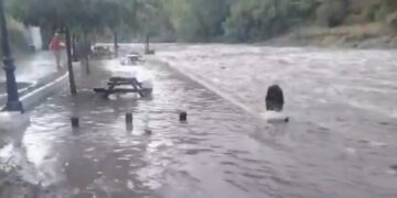 La tormenta descarga con fuerza en la cabecera del Palancia y provoca el desbordamiento del río en Teresa