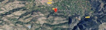 Movilización urgente de medios aéreos y terrestres por un incendio forestal junto al Castillo de Ambra en Pego