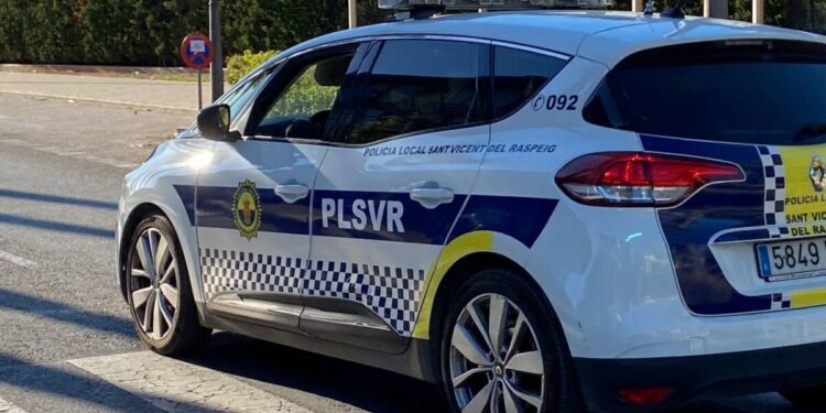 El Ayuntamiento destaca la colaboración de la Policía Local en la operación de Velluters y detecta graves deficiencias en dos viviendas 1 policia local sant vicent del raspeig 16 9 aspect ratio default 0 da39 scaled 1