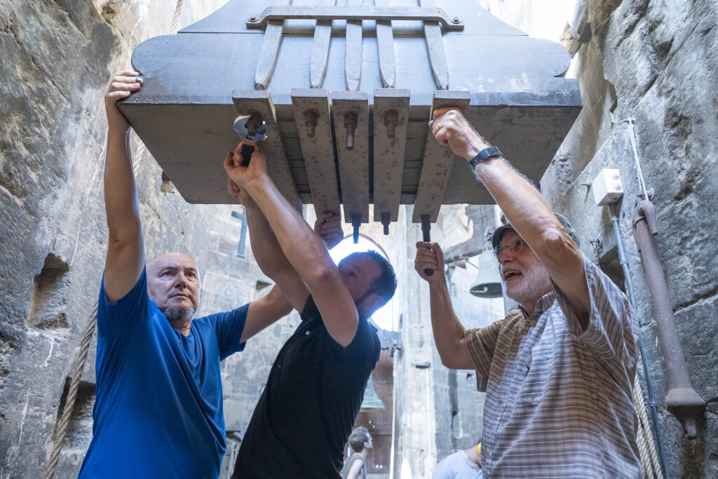 El Miguelete revive el 'repret', el rito medieval para asegurar las campanas en el día más caluroso del año 3 repret micalet vgutierrez 3