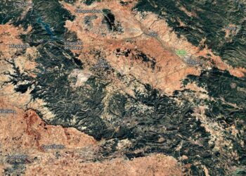 Un incendio forestal moviliza a los servicios de emergencia en las Hoces del Cabriel