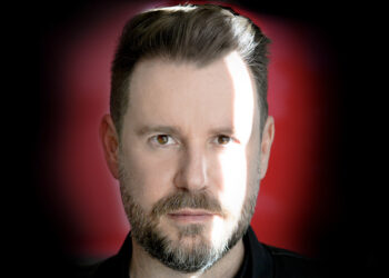 Paul Pen, referente del suspense español en EEUU, presenta en Valéncia su nueva novela Fuegos artificiales