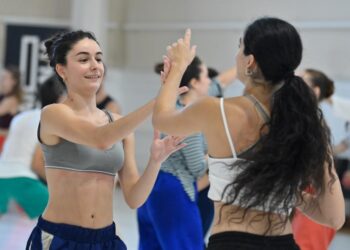 Bailar danza tradicional valenciana cada lunes: Espai LaGranja estrena el ciclo ‘Ressò’
