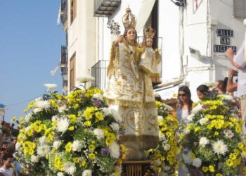 Las danzas y tradiciones de las fiestas de Peñíscola avanzan hacia su protección como BIC 14 Las danzas y tradiciones de las fiestas de Peñíscola avanzan hacia su protección como BIC