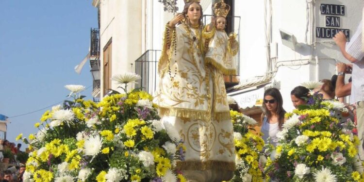 Las danzas y tradiciones de las fiestas de Peñíscola avanzan hacia su protección como BIC 1 Las danzas y tradiciones de las fiestas de Peñíscola avanzan hacia su protección como BIC