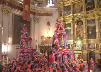 Las muixerangues desafían los 37 grados en el día grande de las fiestas de Algemesí