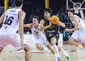 J Shorts se estrena con victoria: Valencia Basket gana 88-81 a Zaragoza en Benicarló