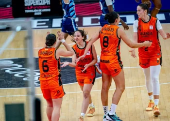 Valencia Basket vuelve a reinar en la Supercopa de España 14 Valencia Basket vuelve a reinar en la Supercopa de España
