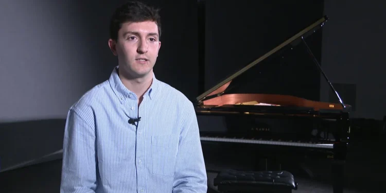 De Catadau a Nueva York: el pianista valenciano Carlos Alfonso cruzará el Atlántico con el Teatro Real 1 7c860d6d ef3e 4c94 a794 efa85221d93a 16 9 aspect ratio 1600w 0