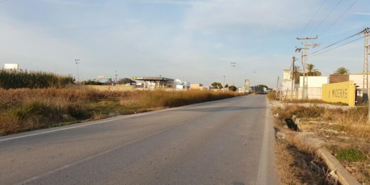 La Diputació de Valéncia licita por 1,4 millones la ampliación y mejora de la seguridad en la carretera CV-401