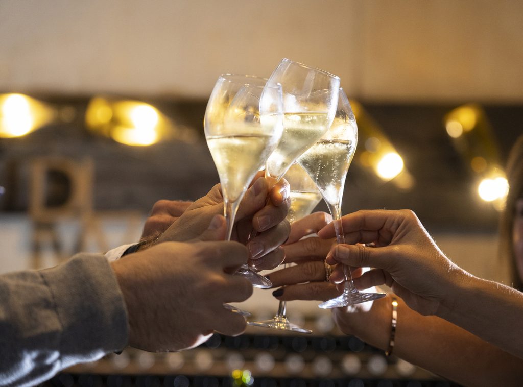 Cerca de 20 bodegas se darán cita en la Noche del Vino y la Música de PROAVA 3 Cava requena verano