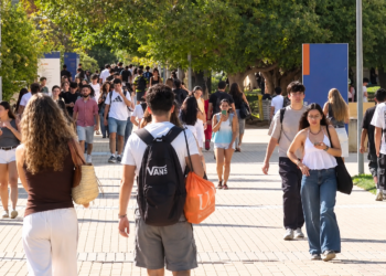 Estudiar en la universidad obliga cada vez a más familias a pedir un préstamo 14 Estudiar en la universidad obliga cada vez a más familias a pedir un préstamo