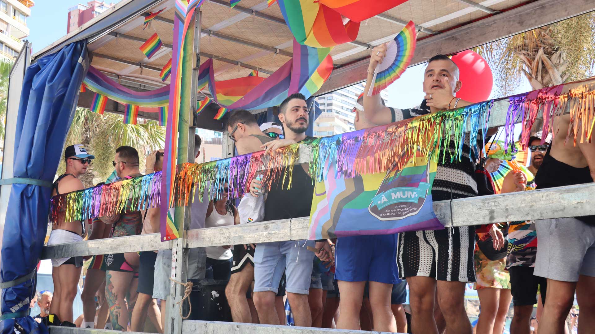 Benidorm celebra el Gay Pride más tardío para cerrar el verano 2 HRd UlbXEAE5MD2