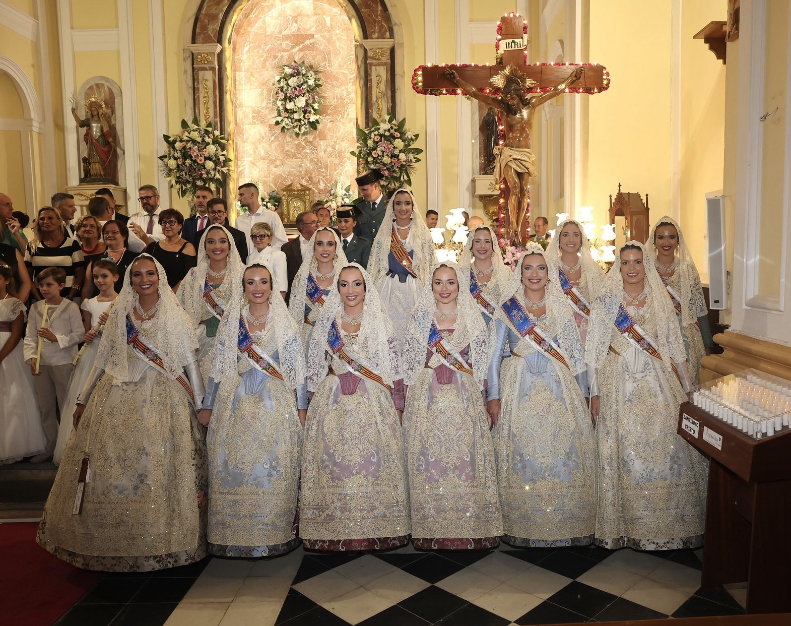 La Fallera Mayor de Valencia regresa a Torás para participar en las fiestas patronales junto a su Corte de Honor 2 HRfGOWlbgAARSLK
