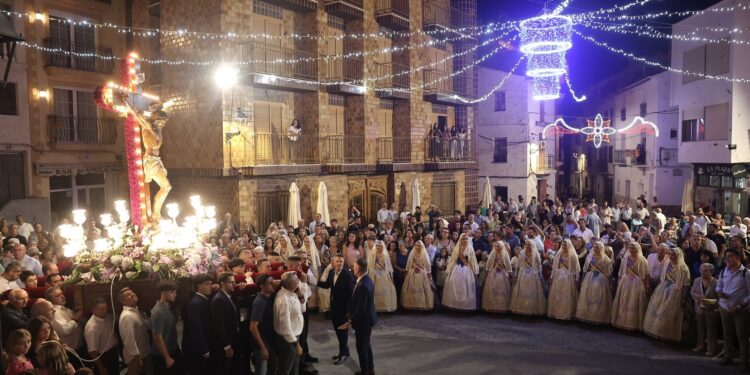 La Fallera Mayor de Valencia regresa a Torás para participar en las fiestas patronales junto a su Corte de Honor 1 La Fallera Mayor de Valencia regresa a Torás para participar en las fiestas patronales junto a su Corte de Honor