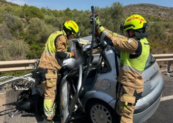 Un hombre fallece en un grave accidente entre un camión y un turismo en la N-340 a la altura de Alcalà de Chivert