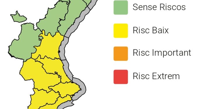 Emergencias rebaja a aviso amarillo por fuertes lluvias y tormentas en Alicante y el sur de Valéncia