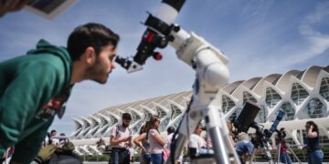 El Museu de les Ciències impulsa la divulgación con un amplio programa gratuito de conferencias y astronomía para este otoño