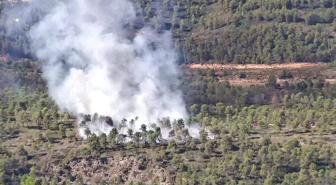Estabilizado un incendio forestal en Enguera tras una rápida intervención aérea y terrestre