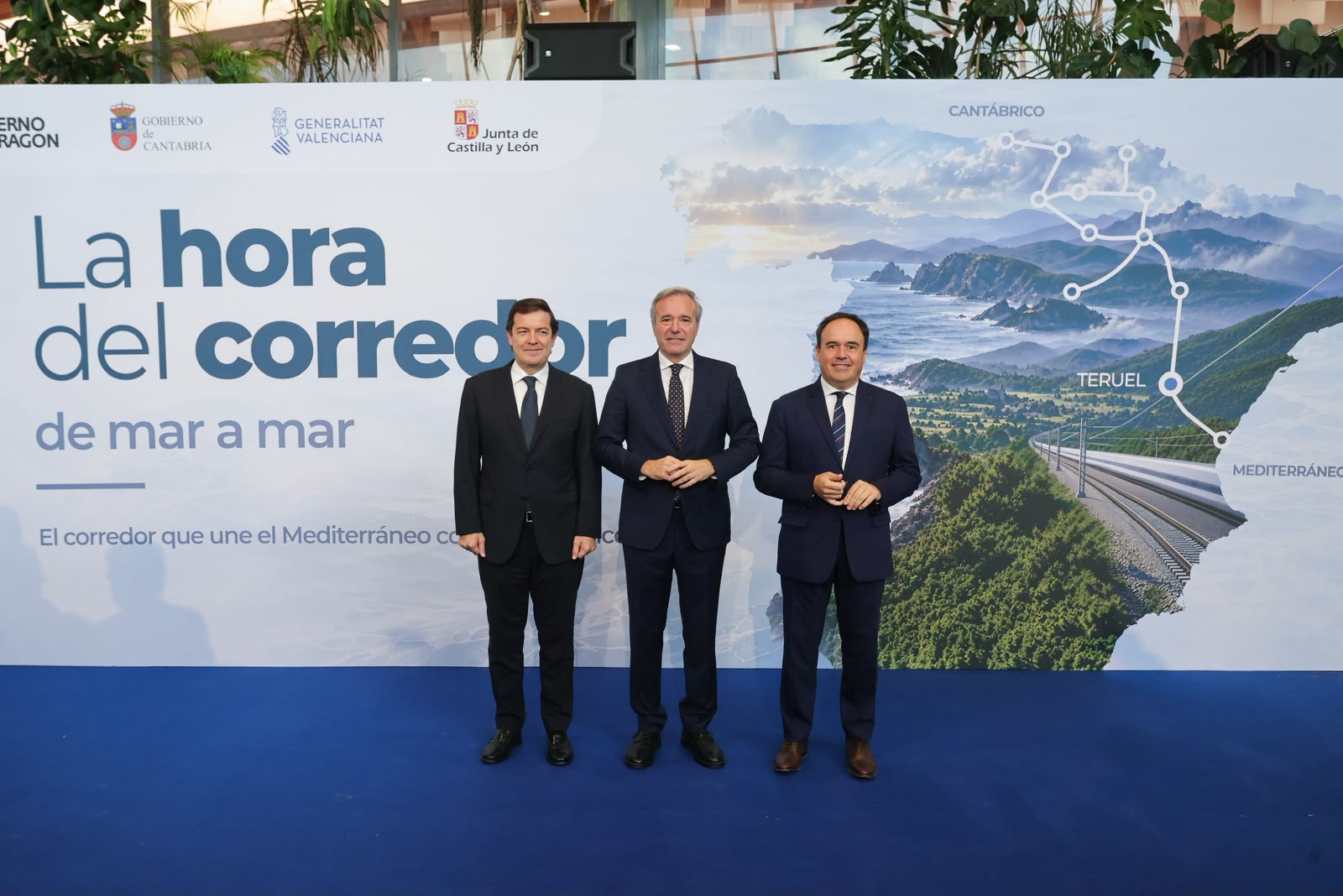 Cinco comunidades firman la ‘Declaración de Teruel’ para exigir al Gobierno la ejecución integral del Corredor Cantábrico-Mediterráneo 2 HTYufn2WcAAfEtc