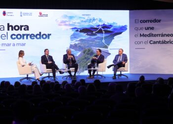Cinco comunidades firman la ‘Declaración de Teruel’ para exigir al Gobierno la ejecución integral del Corredor Cantábrico-Mediterráneo 16 Cinco comunidades firman la ‘Declaración de Teruel’ para exigir al Gobierno la ejecución integral del Corredor Cantábrico-Mediterráneo